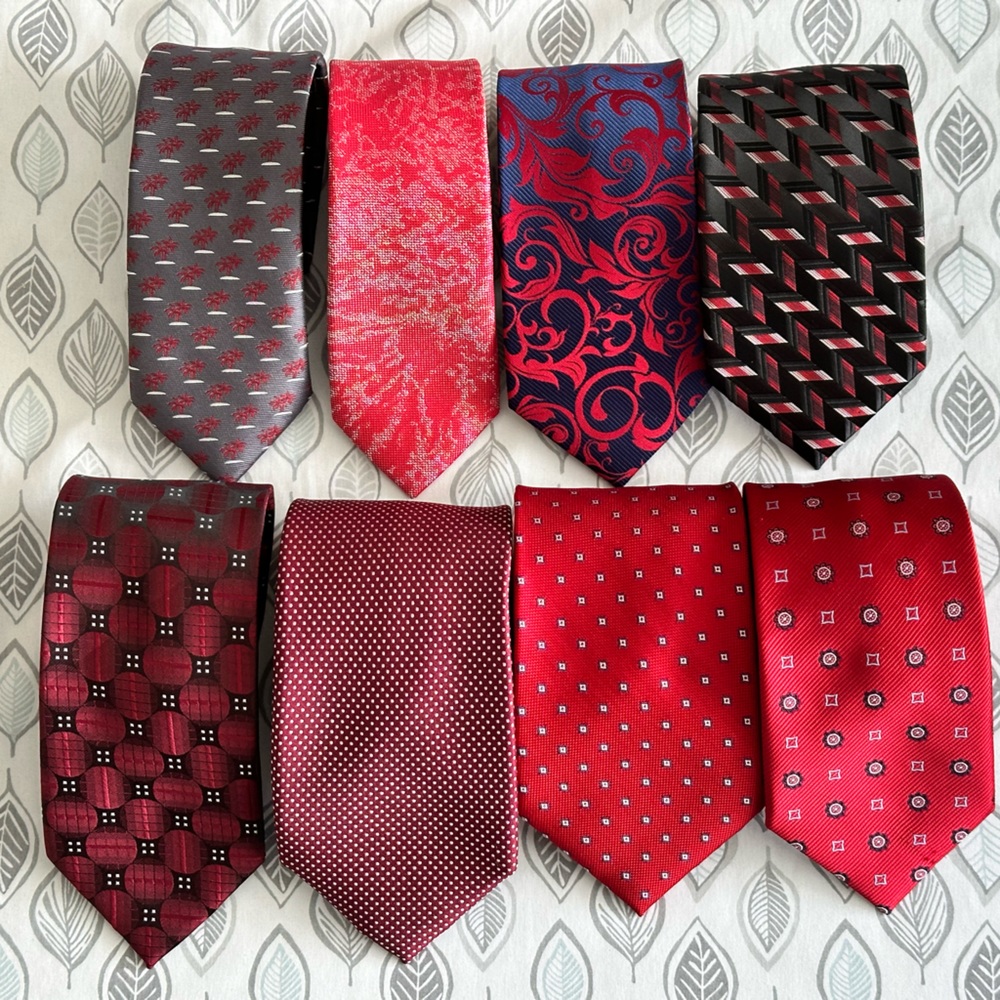 Lot of 37 ties.